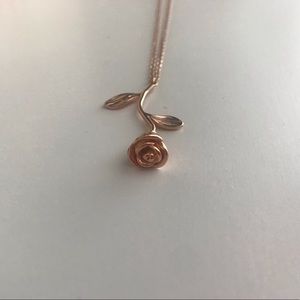 Rose gold Rose pendant with chain